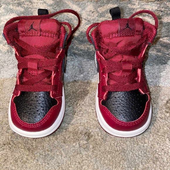 Jordan 1 Mid Toddler Size 4C - Picture 2 of 4